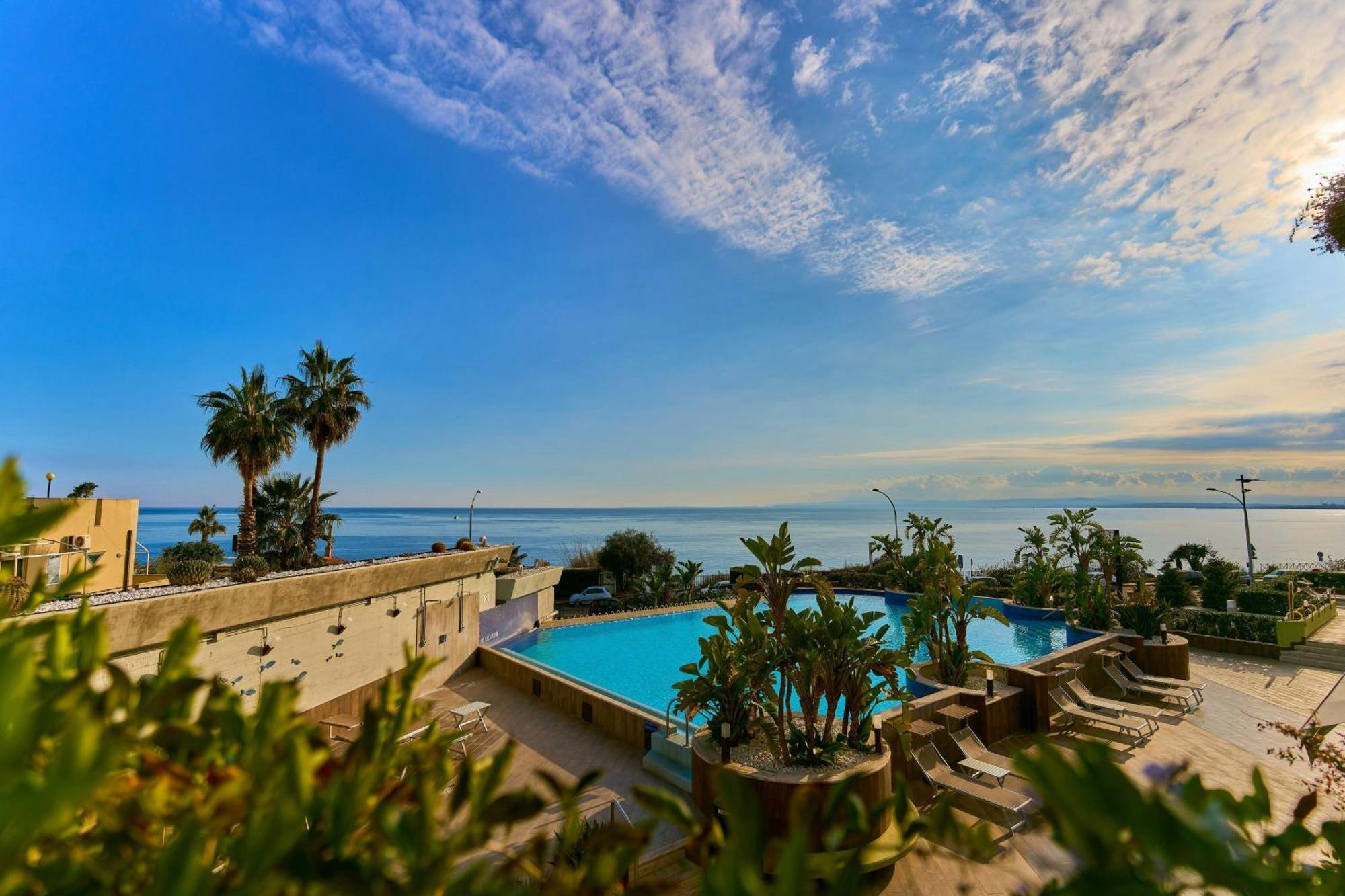 Four Points By Sheraton Catania Hotel Cannizzaro Exterior photo