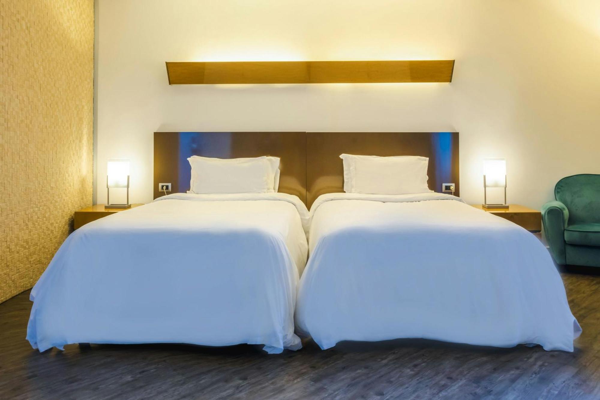 Four Points By Sheraton Catania Hotel Cannizzaro Exterior photo