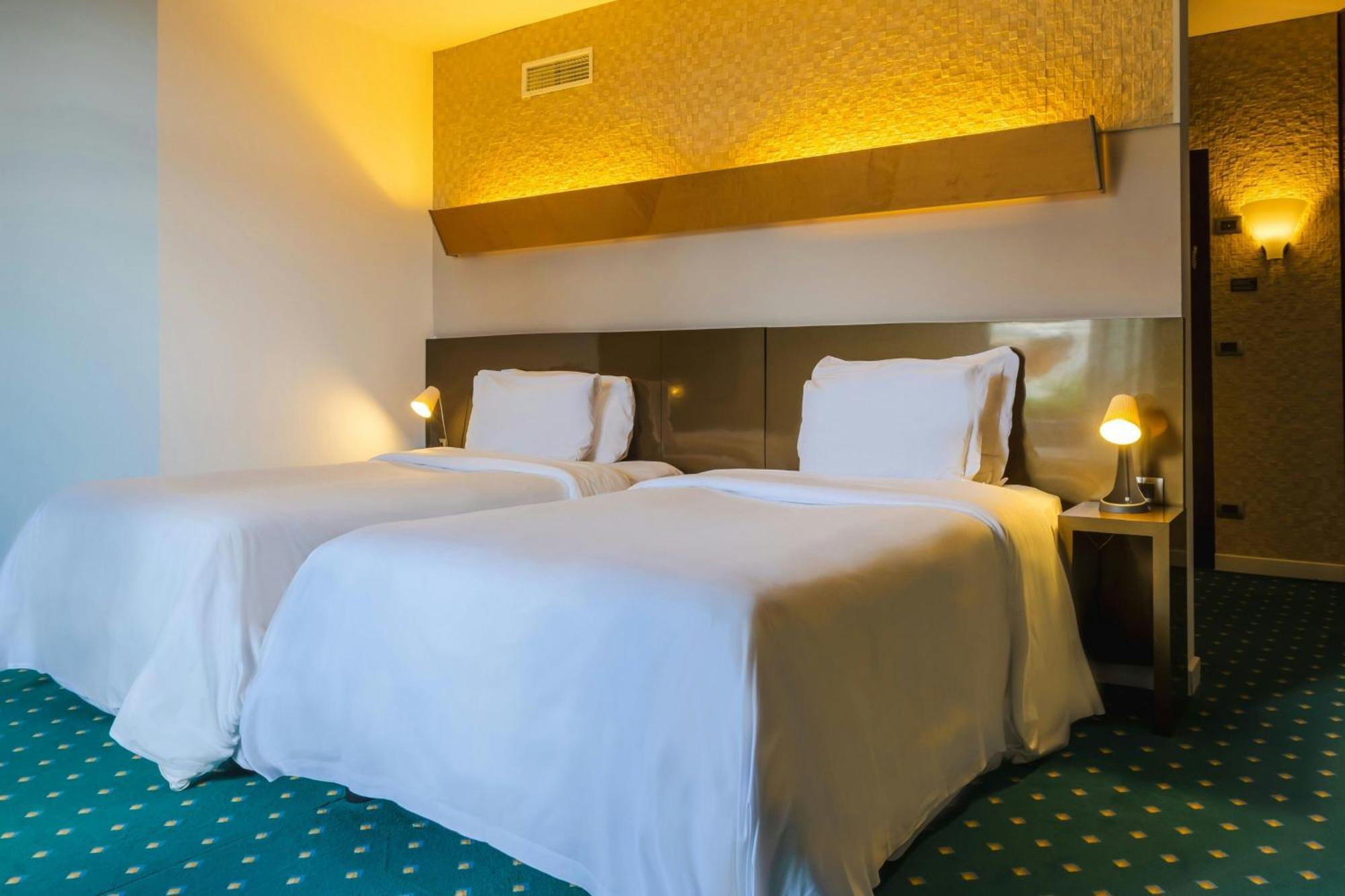 Four Points By Sheraton Catania Hotel Cannizzaro Exterior photo